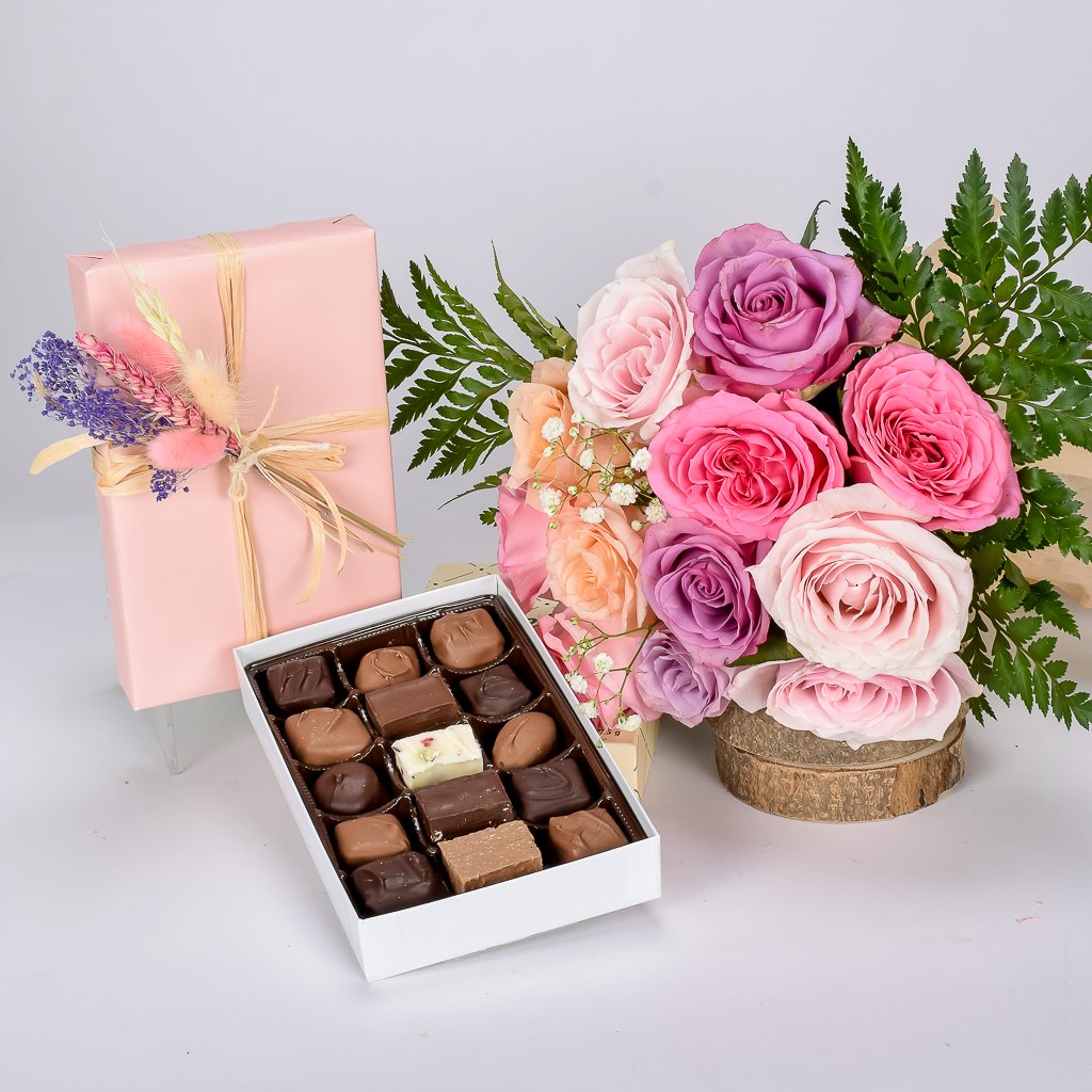 Fresh Mixed Roses With Milk And Dark Chocolate 