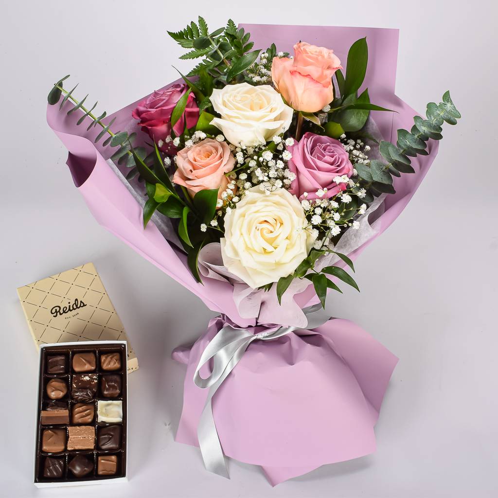 Mixed Rose Arrangement With Chocolates