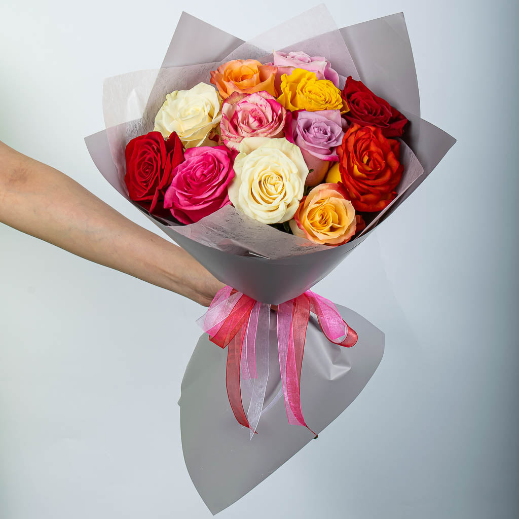 Mixed Roses Deluxe Dozen Bouquet